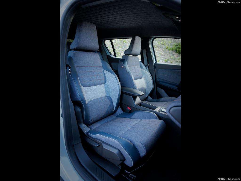 Guida all'acquisto: Renault 4 E-Tech, lo stile del passato incontra l’elettrico del futuro 4 Renault 4 E Tech 2026 1280 a2d950dd1a6702267dfececdba384a7591