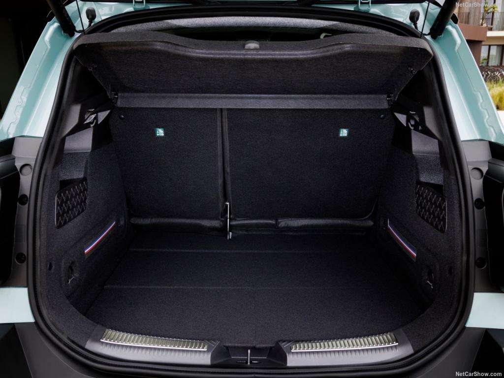 Guida all'acquisto: Renault 4 E-Tech, lo stile del passato incontra l’elettrico del futuro 6 Renault 4 E Tech 2026 1280 f9cff64d092a642a1d34b08b6893cb3a04