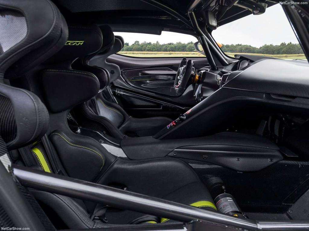 Hypercar iconiche: Vulcan AMR Pro, un mito nato perfetto per la pista 2 Aston Martin Vulcan AMR Pro 2018 1280 0d335d3bc94f7dd226fa7e4ac09064a4d0