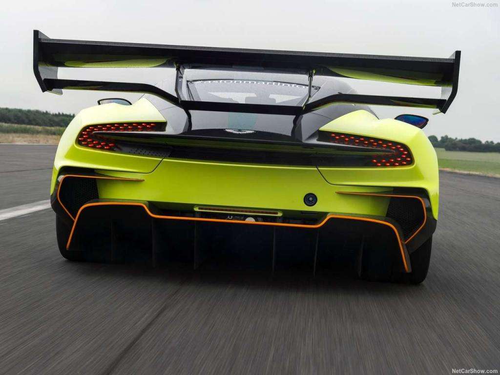 Hypercar iconiche: Vulcan AMR Pro, un mito nato perfetto per la pista 1 Aston Martin Vulcan AMR Pro 2018 1280 5458f3e2b2925e0571c210c99016a021bf