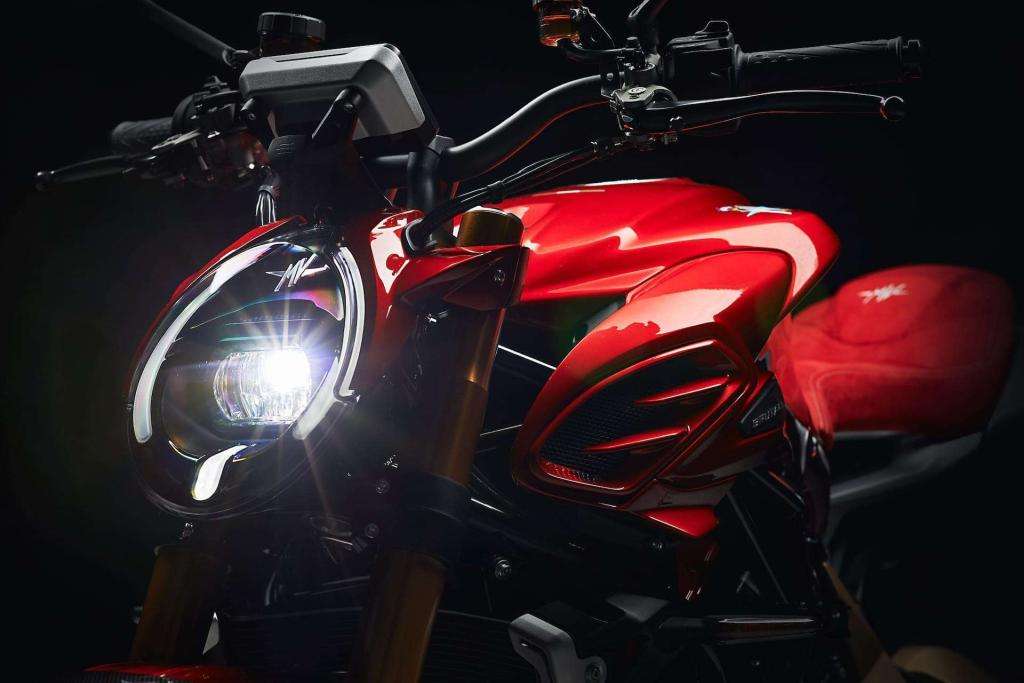 EICMA 2025: MV Augusta Brutale serie Oro, Il ritorno della leggenda naked 4 BRUTALE SERIE ORO MY26 3819@