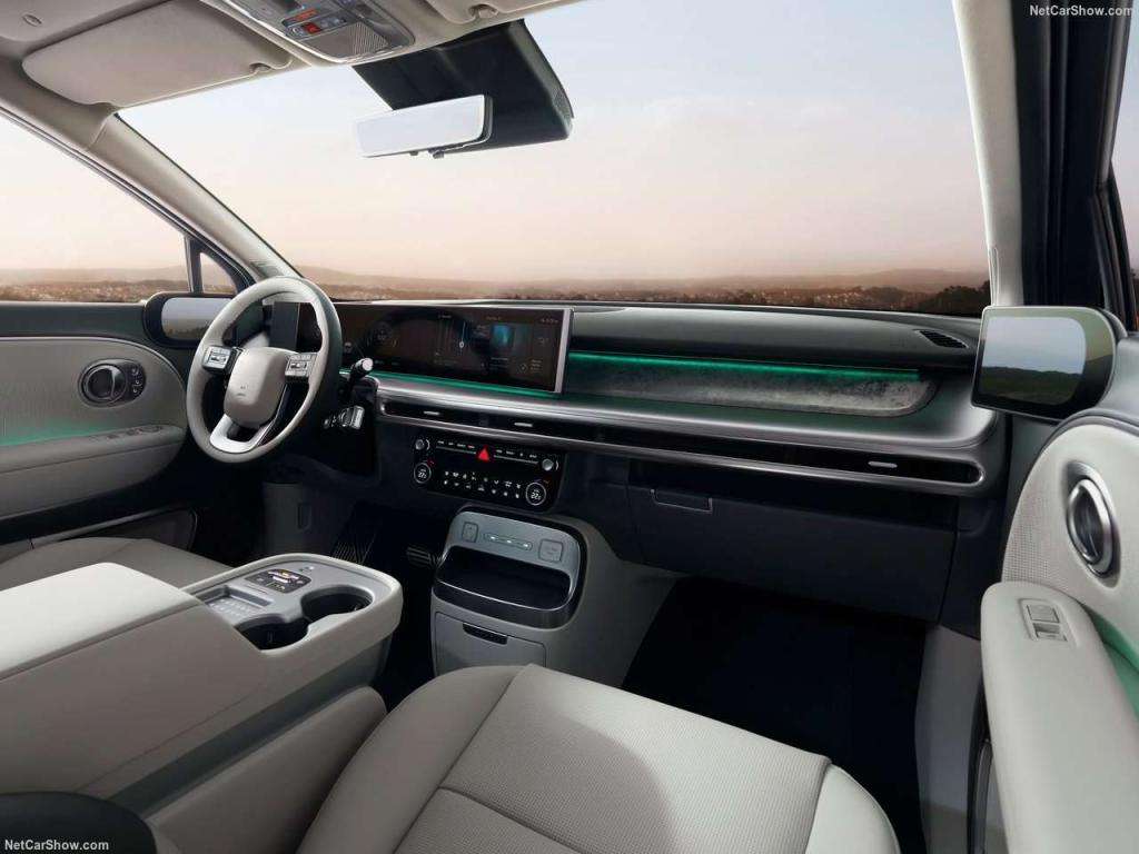 Guida all'Acquisto: Hyundai Ioniq 9, il SUV Elettrico 7 Posti che Ridefinisce il Segmento Premium 4 Hyundai Ioniq 9 2026 1280 2c526e038e2a579d724a4226c30bdd4c3b