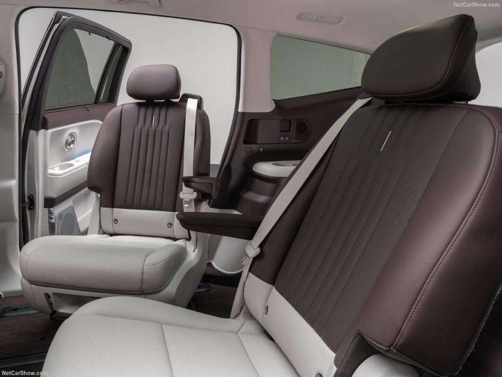 Guida all'Acquisto: Hyundai Ioniq 9, il SUV Elettrico 7 Posti che Ridefinisce il Segmento Premium 3 Hyundai Ioniq 9 2026 1280 8edac4fc1578eb5155f0ac5294c4762261
