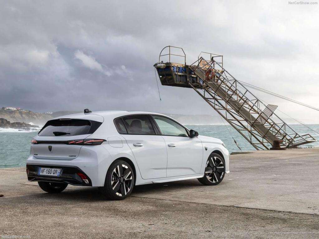 Guida all'Acquisto: Peugeot 308, La Berlina Francese che Sfida la Regina del Segmento 2 Peugeot 308 2026 1280 6fd0b2066d597e7266004b4df38513d49d