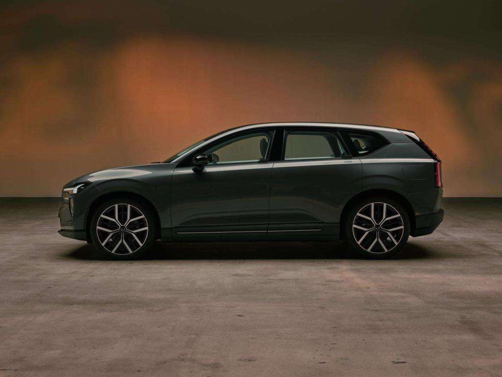 Anteprima Auto: La Volvo EX60, il nuovo SUV di medio elettrico che ridefinisce gli standard della mobilità sostenibile 4 20251214 EX60 MEDIA 006