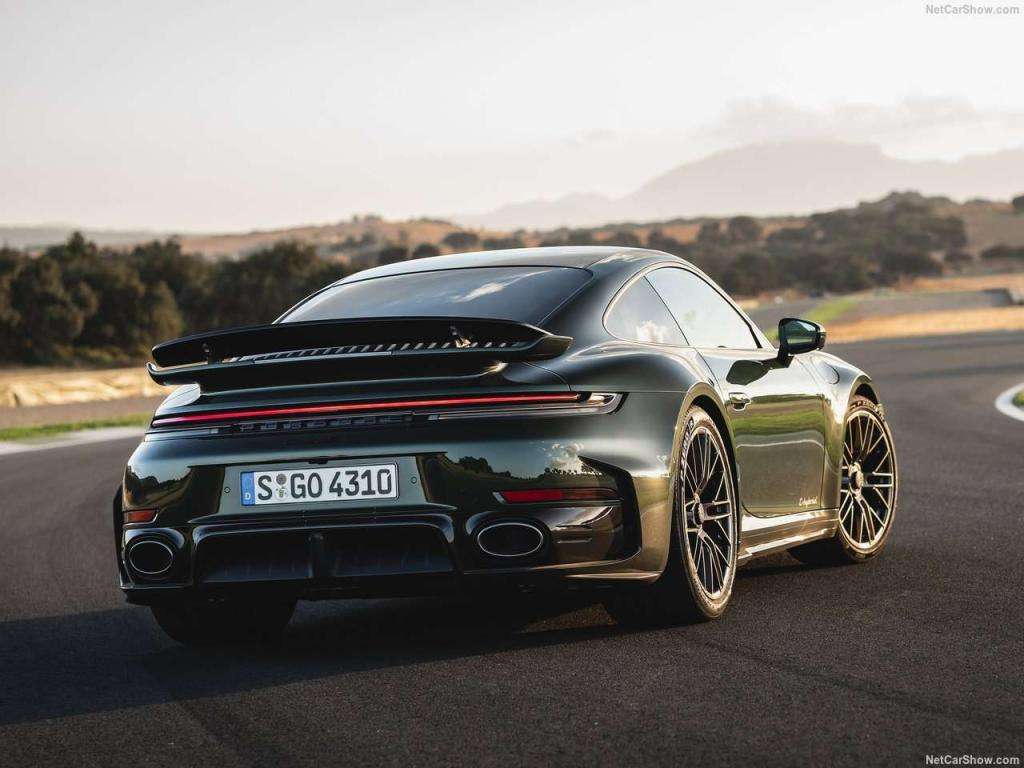 Auto notizie: Porsche 911 Turbo S 992.2, l’ibrido porta le prestazioni a un nuovo livello 4 Porsche 911 Turbo S 2026 1280 a2a0f8c4d68ec2b0a72ee25a41bbc0b9c2