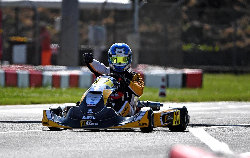 EasyKart infiamma Viterbo. 12 D5R 7031 1