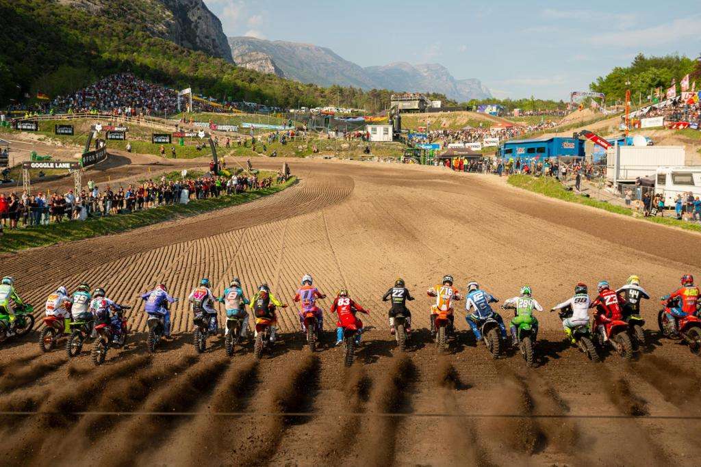 MXGP TRENTINO: Pioggia e spettacolo a Pietramurata, Herlings vince il GP, Sacha Coenen fa doppietta 9 FNM8582 2