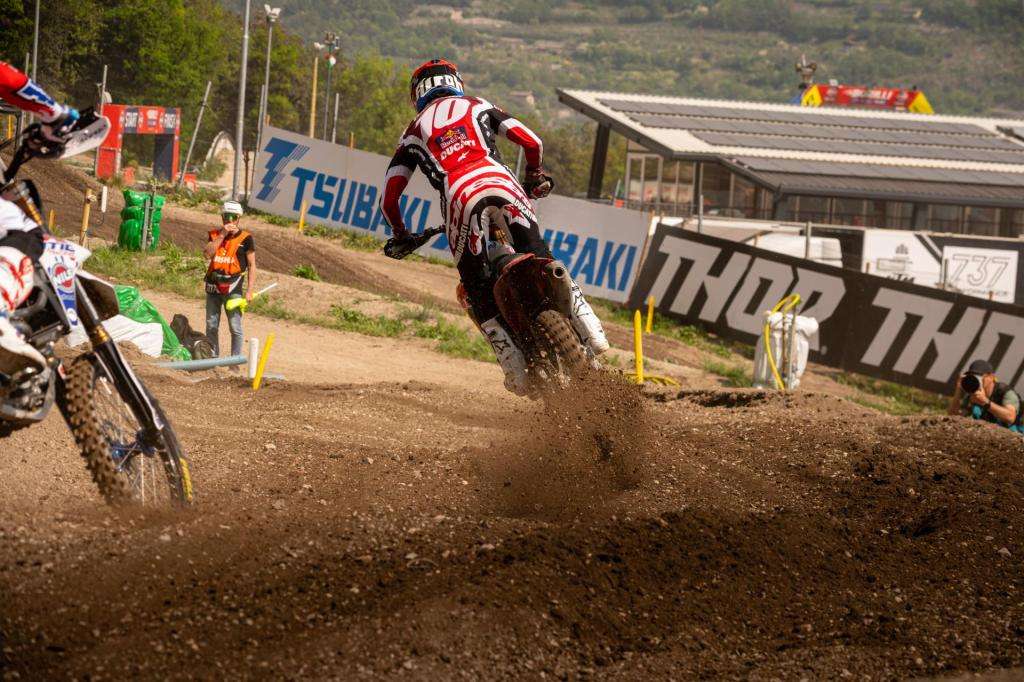 MXGP TRENTINO: Pioggia e spettacolo a Pietramurata, Herlings vince il GP, Sacha Coenen fa doppietta 24 FNM 2521