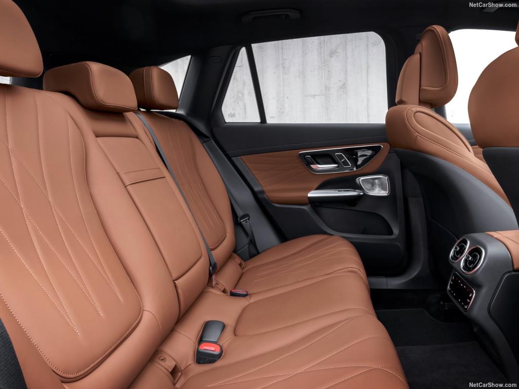 Guida all'acquisto: Mercedes GLC, l'eleganza si rinnova tra tecnologia e comfort 4 Mercedes Benz GLC 2023 1280 7bb3d19d3ec532bc71c7e2b64a59f443b1