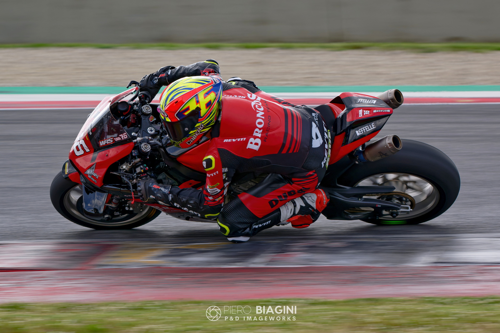 CIV Mugello: Pirro e Delbianco si dividono la Superbike, Antonelli e Fuligni protagonisti in Supersport 52 CIV R2 CAV 76 01