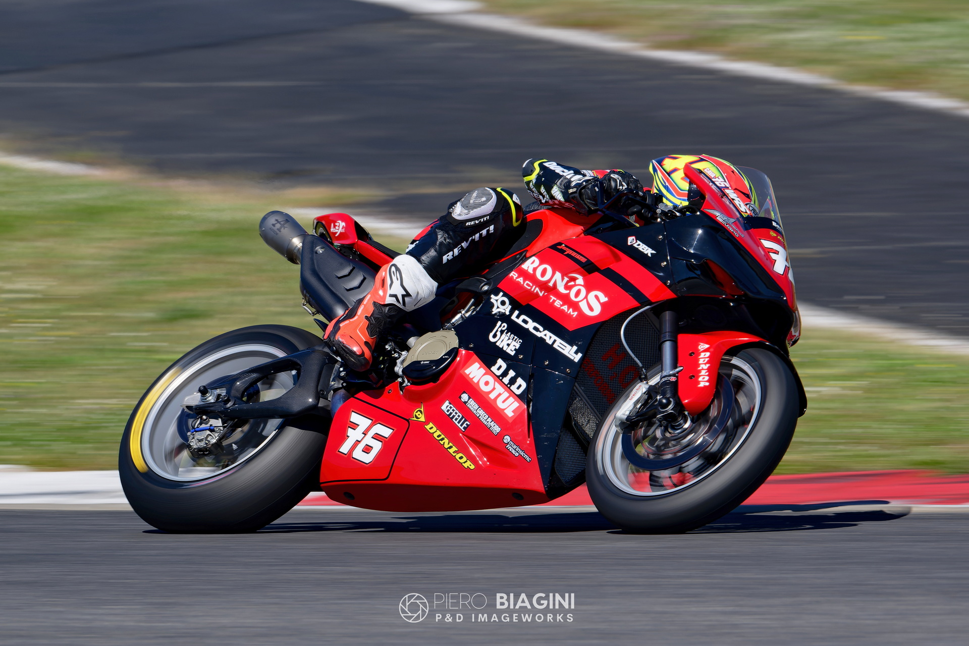 CIV Mugello: Pirro e Delbianco si dividono la Superbike, Antonelli e Fuligni protagonisti in Supersport 48 CIV R2 CAV 76 05