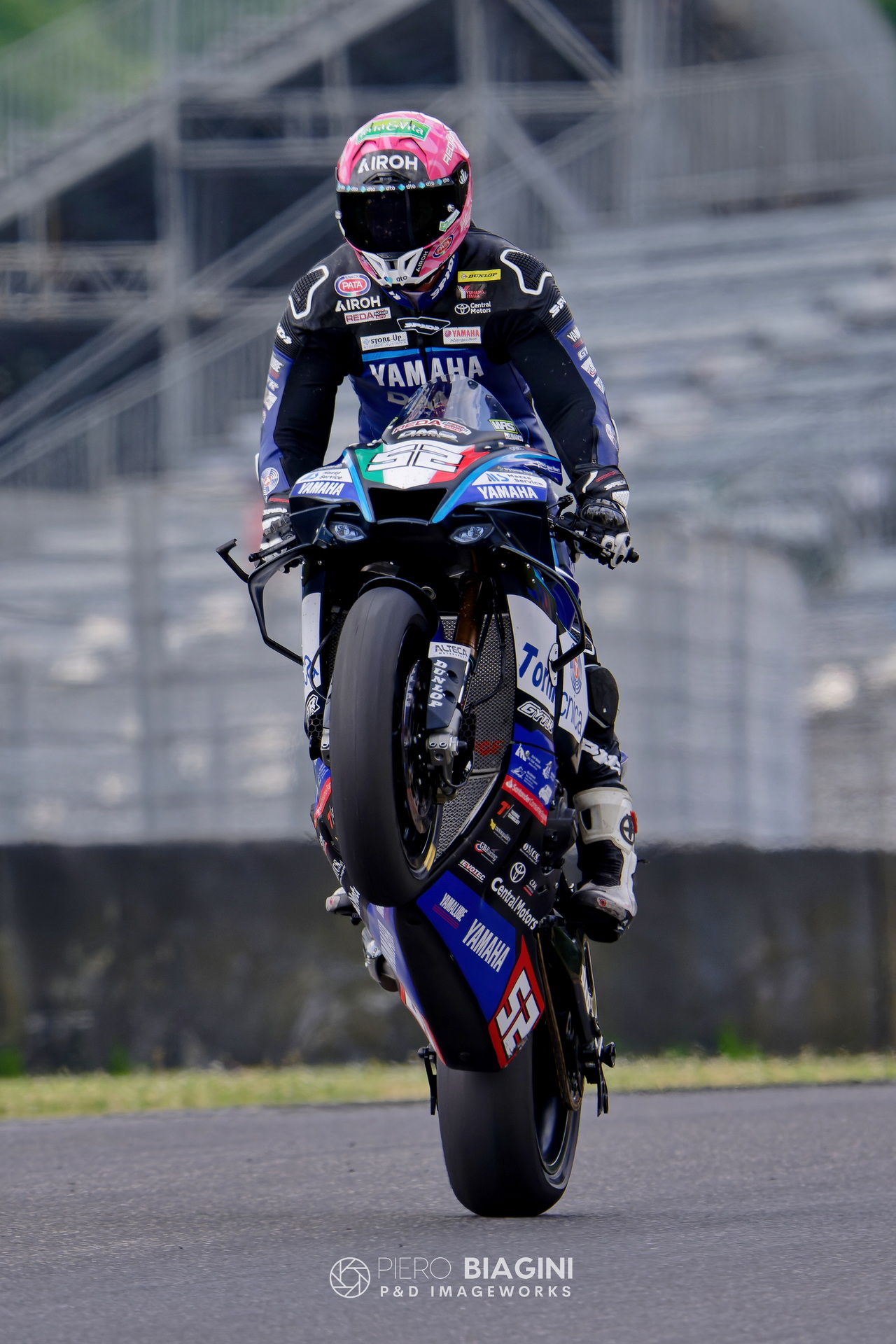CIV Mugello: Pirro e Delbianco si dividono la Superbike, Antonelli e Fuligni protagonisti in Supersport 46 CIV R2 DB 52 02