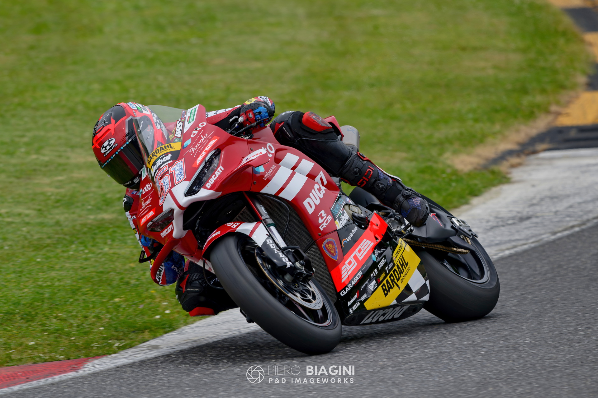 CIV Mugello: Pirro e Delbianco si dividono la Superbike, Antonelli e Fuligni protagonisti in Supersport 34 CIV R2 PIR 51 03