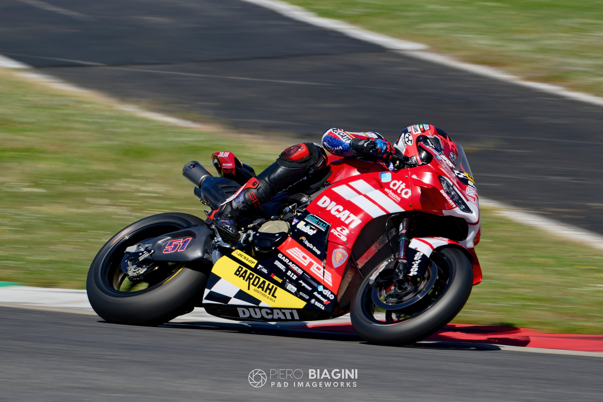 CIV Mugello: Pirro e Delbianco si dividono la Superbike, Antonelli e Fuligni protagonisti in Supersport 32 CIV R2 PIR 51 05