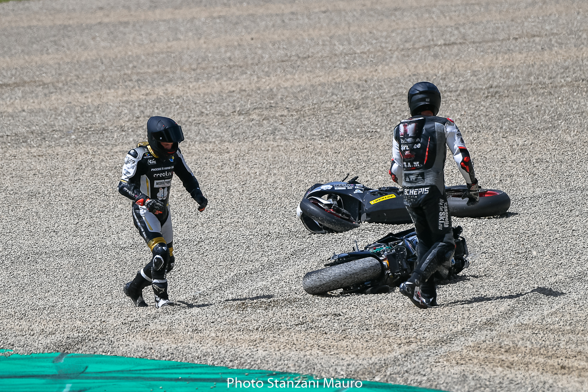 CIV Mugello: Pirro e Delbianco si dividono la Superbike, Antonelli e Fuligni protagonisti in Supersport 19 Mauro Stanzani 1855