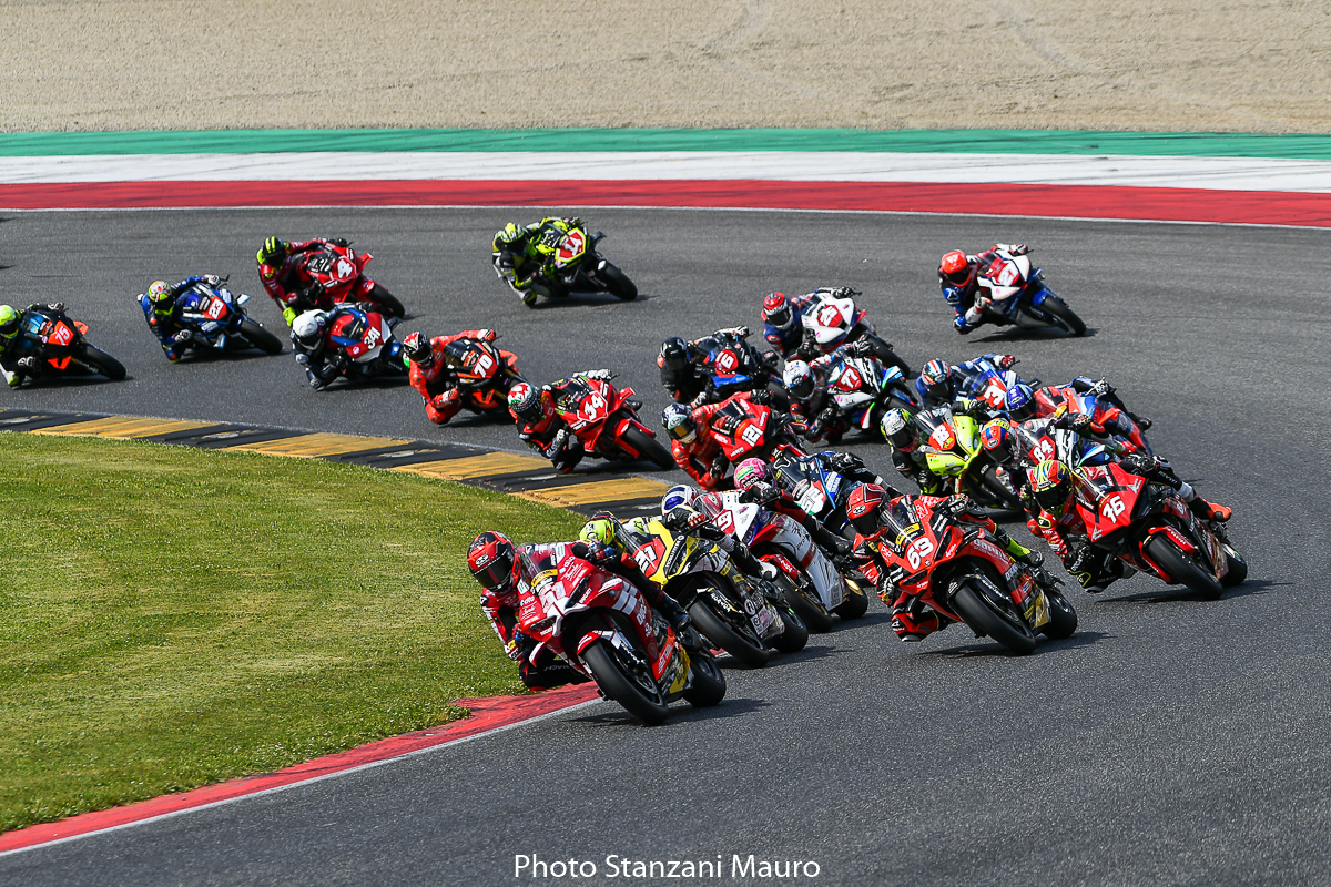 CIV Mugello: Pirro e Delbianco si dividono la Superbike, Antonelli e Fuligni protagonisti in Supersport 31 Mauro Stanzani 2003
