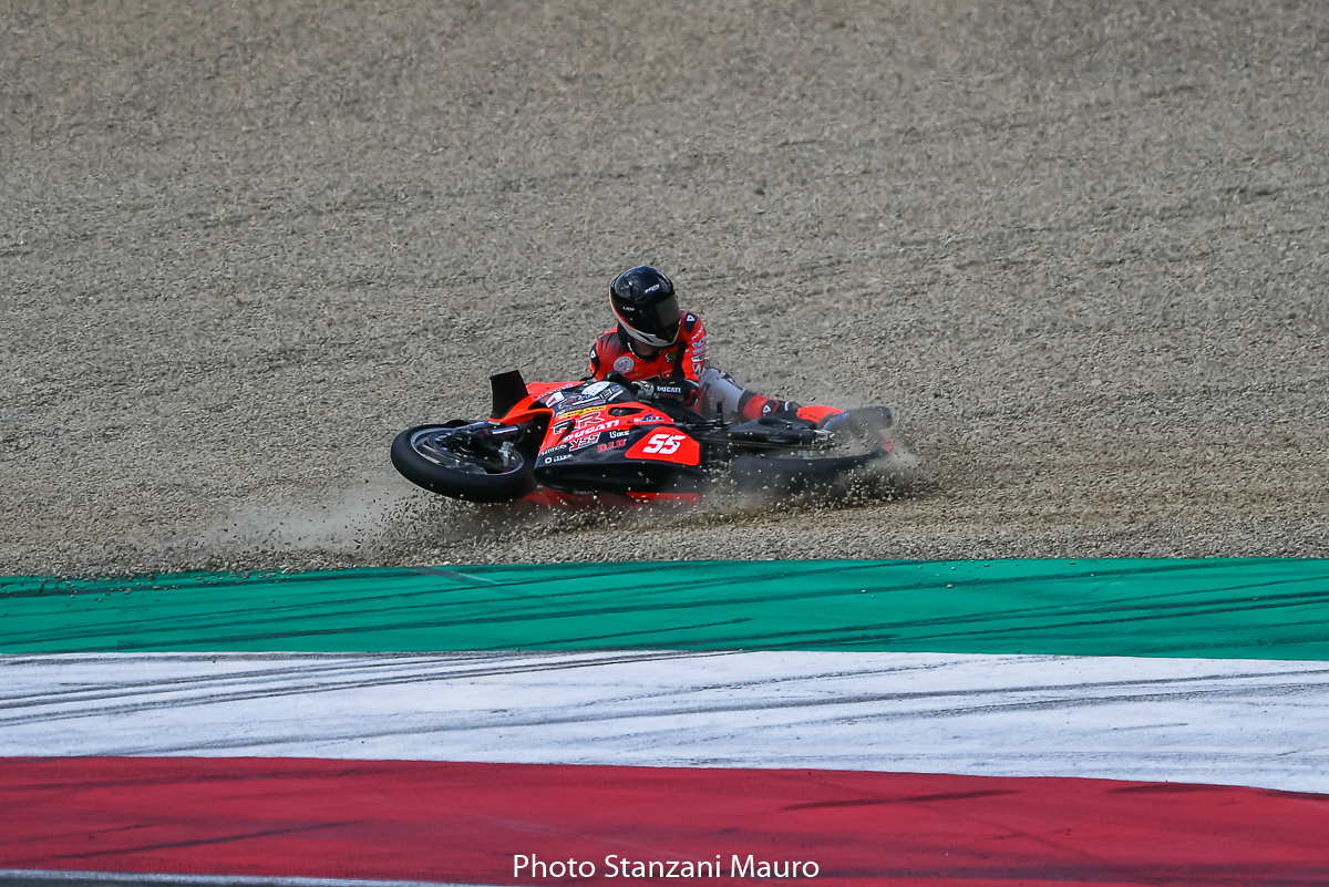 CIV Mugello: Pirro e Delbianco si dividono la Superbike, Antonelli e Fuligni protagonisti in Supersport 17 Mauro Stanzani 2027