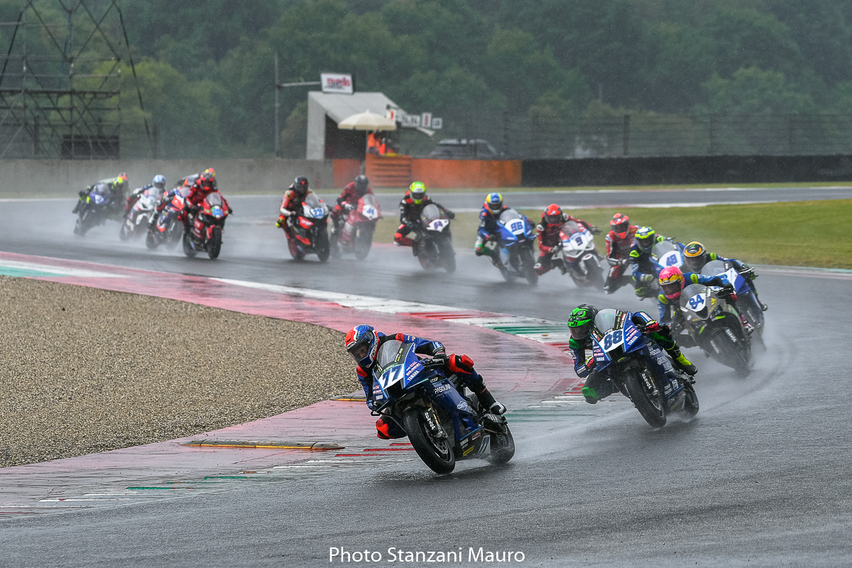CIV Mugello: Pirro e Delbianco si dividono la Superbike, Antonelli e Fuligni protagonisti in Supersport 12 Mauro Stanzani 2259