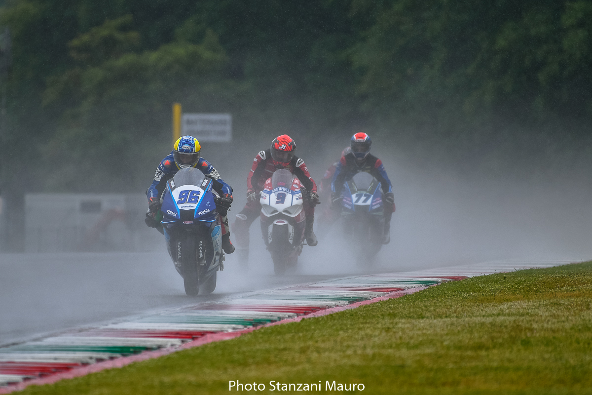 CIV Mugello: Pirro e Delbianco si dividono la Superbike, Antonelli e Fuligni protagonisti in Supersport 11 Mauro Stanzani 2338