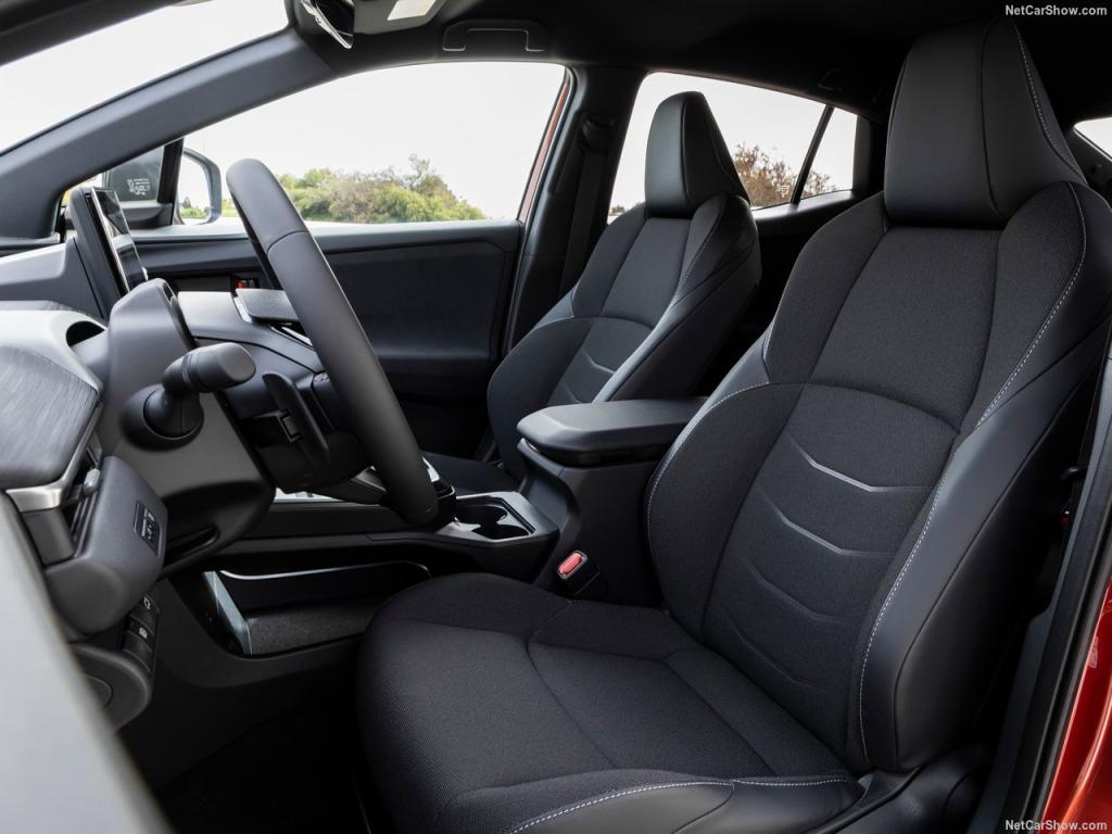Guida all'acquisto: alla scoperta della Toyota C-HR+ elettrica 2 Toyota C HR 2026 1280 6261a4f35fe46204b6f4e6fed7f5b3fb15