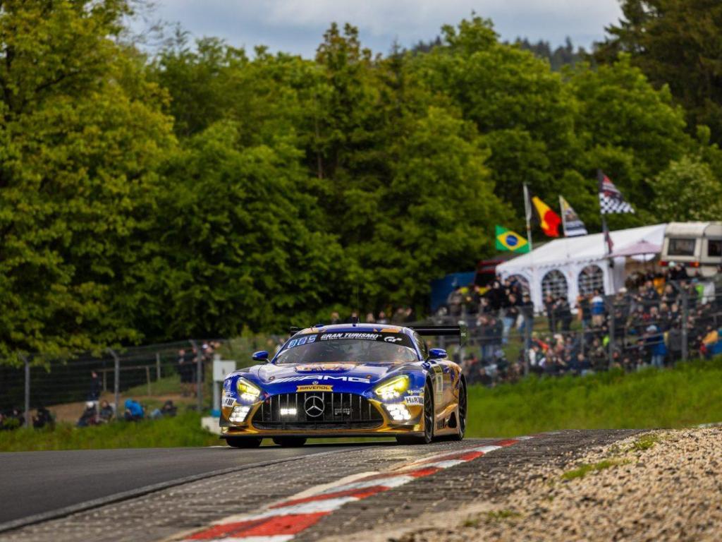 24 Ore Nürburgring, il diluvio accende le qualifiche: Mercedes davanti, BMW risponde 1 image