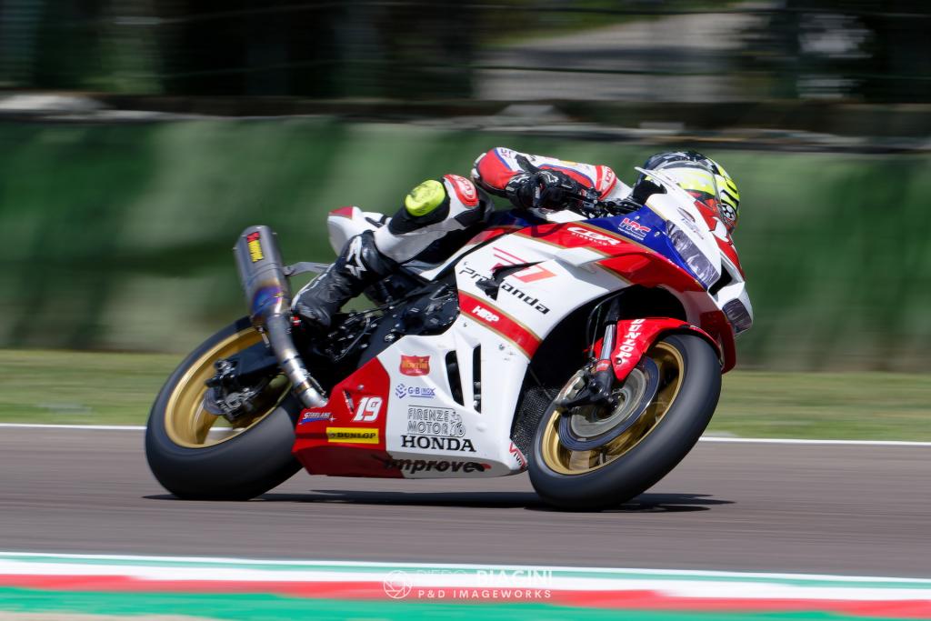 CIV Imola: Cavalieri e Mantovani protagonisti nel round Emilia-Romagna 13 CIV R3 IMOLA SBK Gara1 04