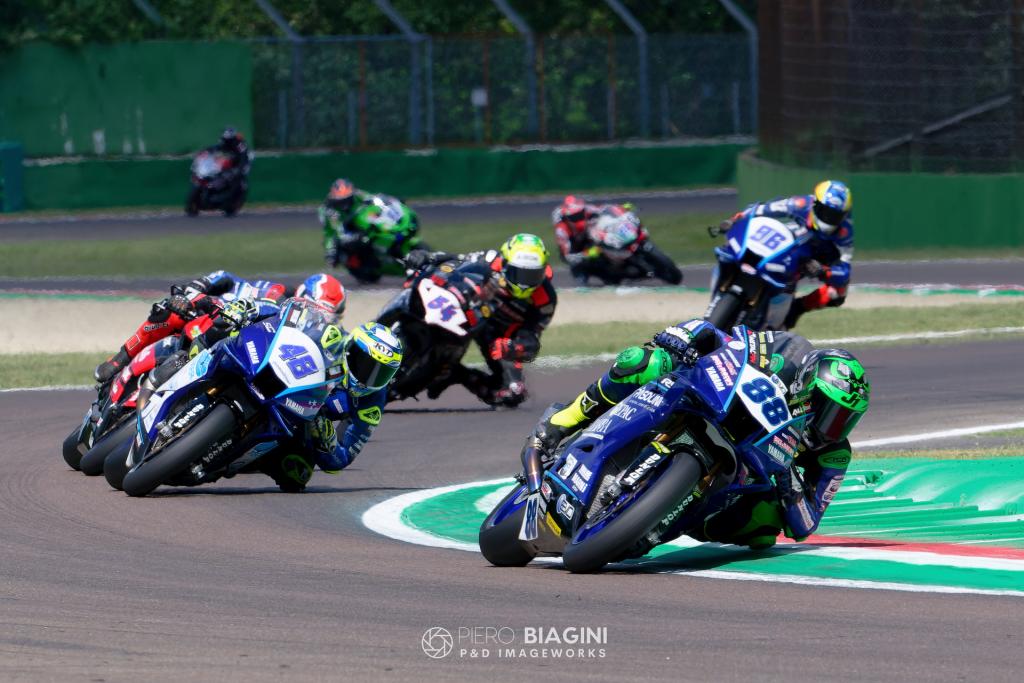 CIV Imola: Cavalieri e Mantovani protagonisti nel round Emilia-Romagna 16 CIV R3 IMOLA SS Gara1 02