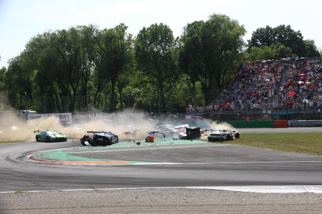 GTWC Europe Endurance Cup, Monza: Tresor Attempto Audi conquista una clamorosa vittoria assoluta dopo una gara ad eliminazione 18 IMG 2049
