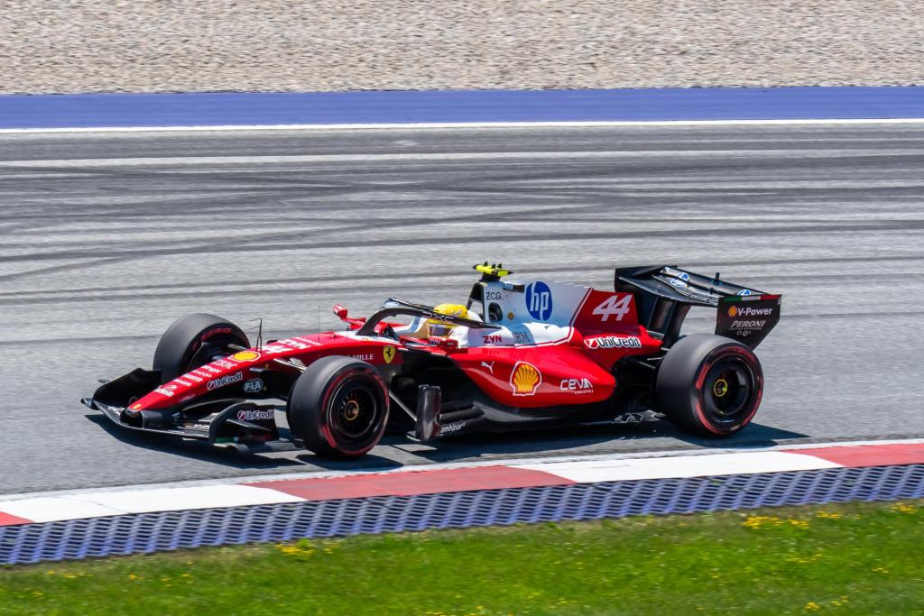 Formula 1 Austria: Russell firma il miglior tempo nelle FP3 davanti ad Antonelli e Hamilton 1 SBK 9350