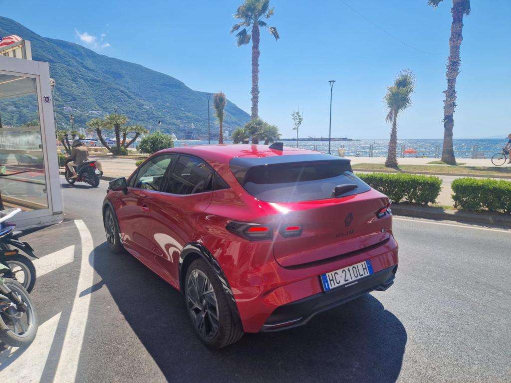 Test Drive: Renault Clio E-Tech 160 CV Esprit Alpine, l’ibrida che veste sportivo 8 WhatsApp Image 2026 07 15 at 10.01.09 7