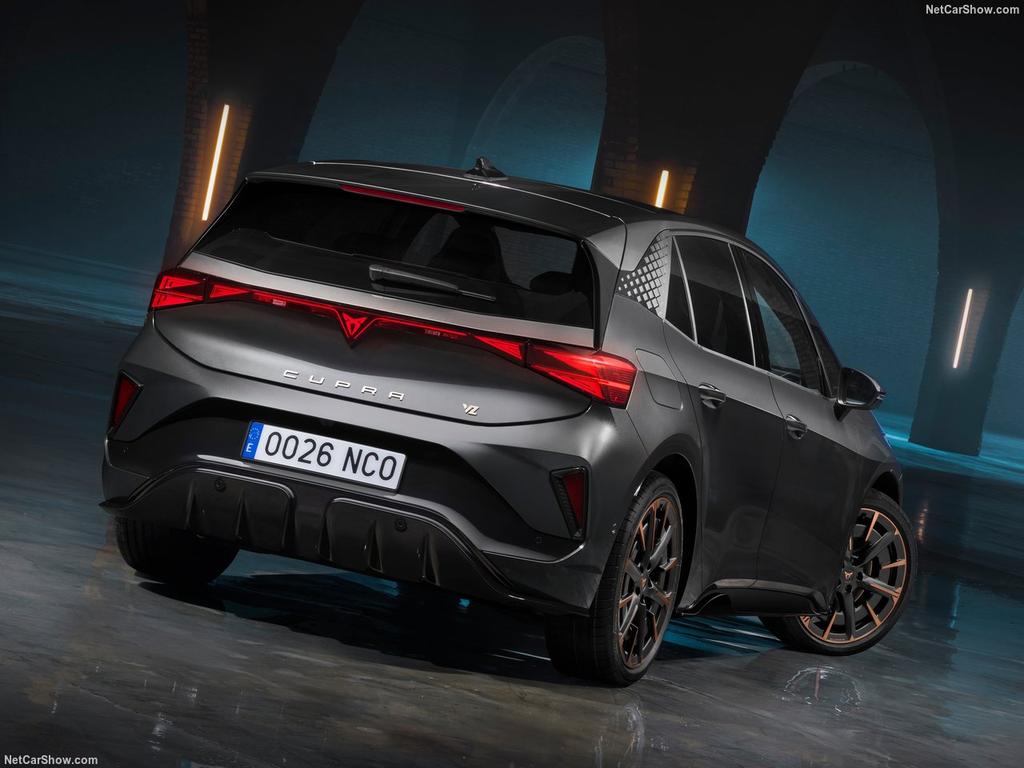 Guida all'acquisto Cupra Born 231 CV: Autonomia, Prestazioni e Concorrenza 1 Cupra Born 2027 1280 02902aac275b6485e02f6e4b00c2efeb69