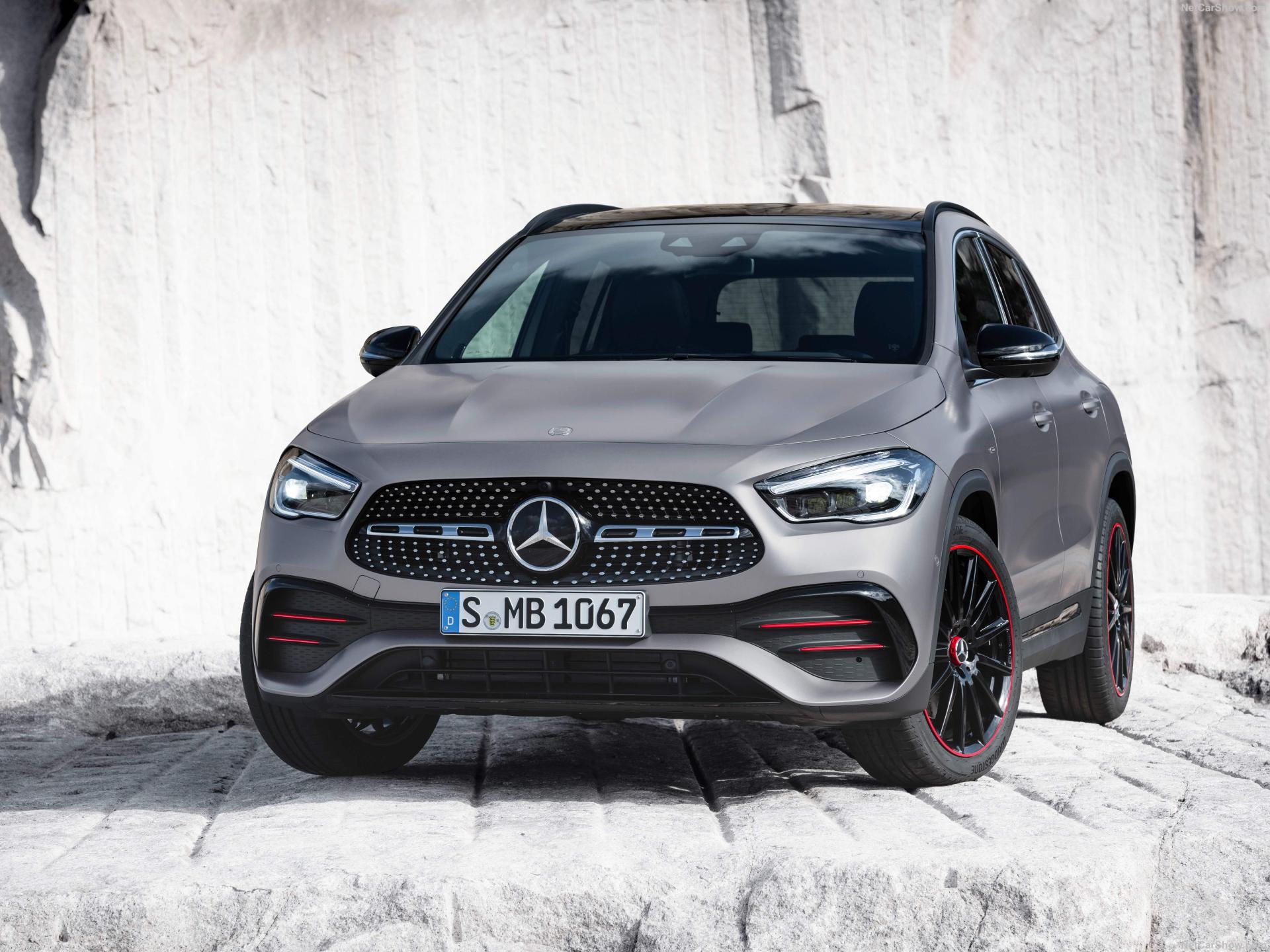 Mercedes-Benz-GLA-2021-Front_Three-Quarter.7fc948f8