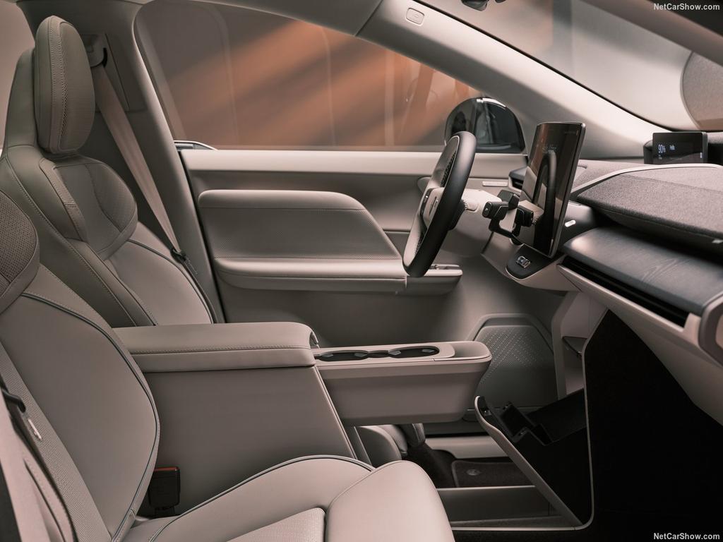 Mondial de l’Auto 2026: Volvo EX60, l’erede elettrica della XC60 ridefinisce gli standard di autonomia ad 800V 2 Volvo EX60 2027 1280 cb419af6312a6d8f71e14354b75e4c387e